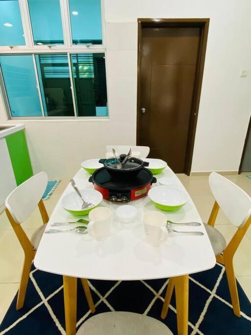 Alyn Klebang Netflix Coway Wifi Holiday home