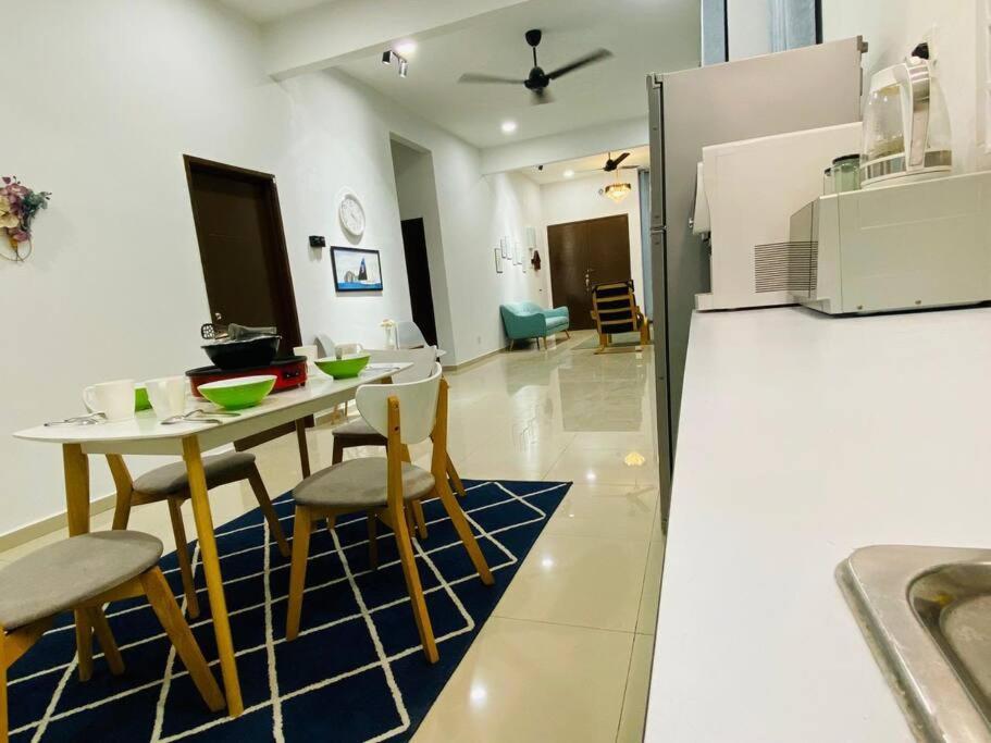 Alyn Klebang Netflix Coway Wifi Holiday home *